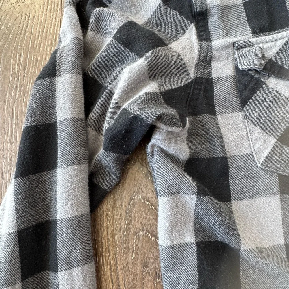 Levi's Men's Gray and Black Checkered Shirt